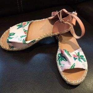 Old navy women sandals